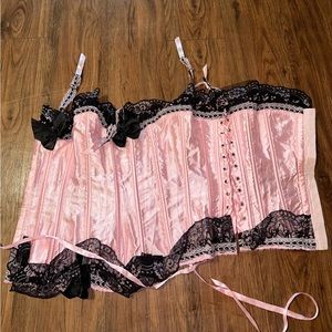 I am selling a corset!
